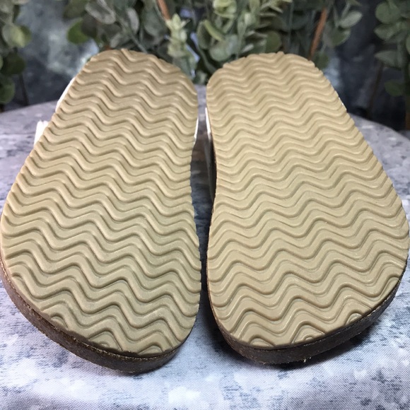 Carter’s Little Girls Size 8 White Flower Thong Style Sandals w/Backstraps ✨NEW✨ - Picture 7 of 9